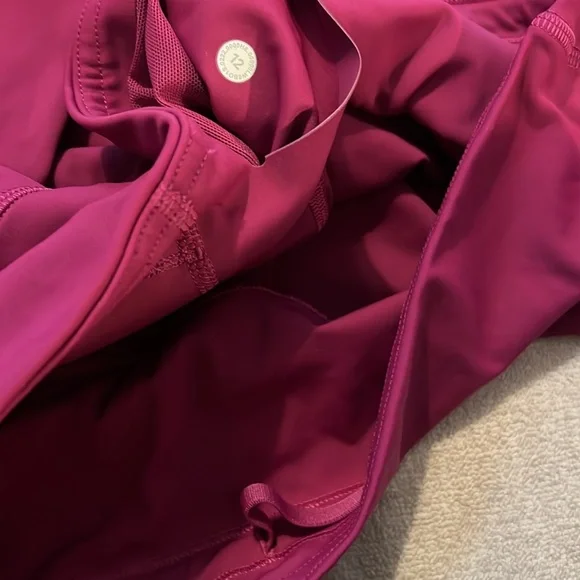 Lululemon Fuchsia Leggings - Picture 4 of 4